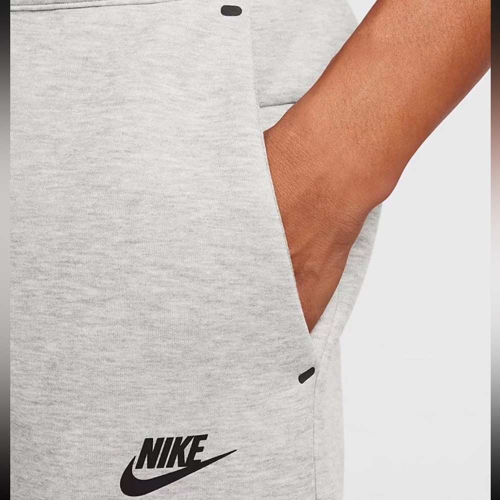 Men’s Nike Tech Fleece Slim Fit Tapered Joggers Gray CU4495-063 Size XXL NEW - Picture 3 of 6
